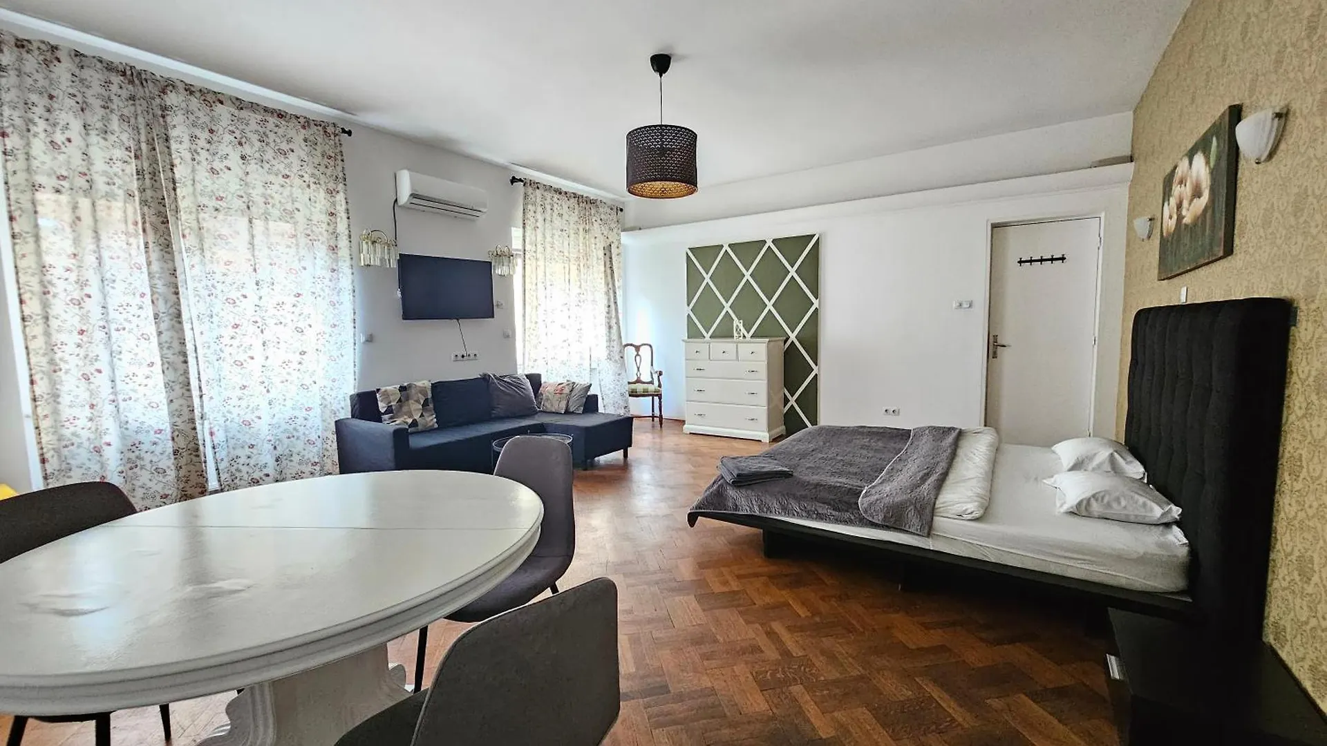 Nicolae Tonitza Street 4Bedroom Bucharest 0*,  Romania