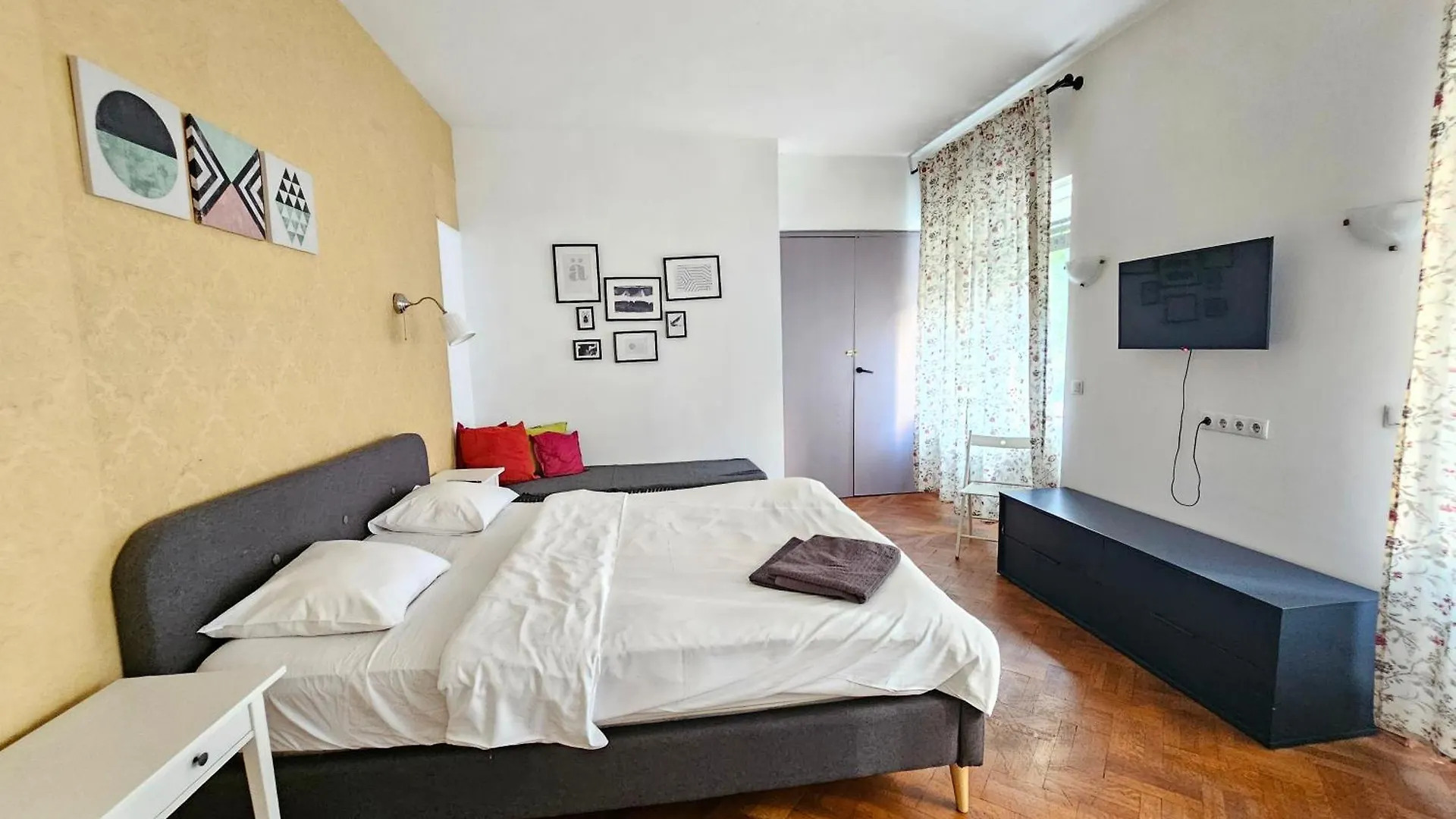 Nicolae Tonitza Street 4Bedroom Bucharest 0*,  Romania